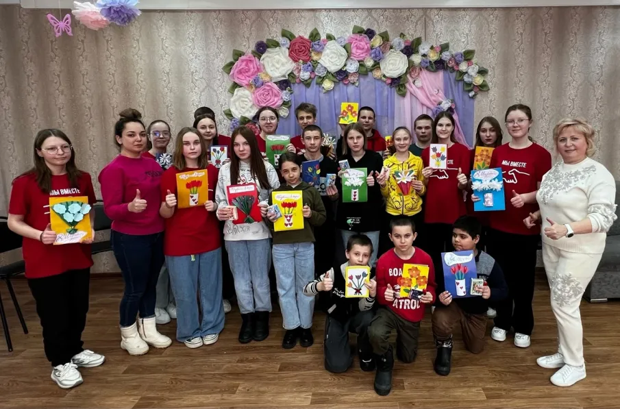 Мастер-класс «Изготовление цветов из цветной бумаги».