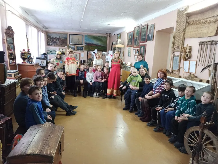 Фольклорно-игровая программа "Мир твоему дому".