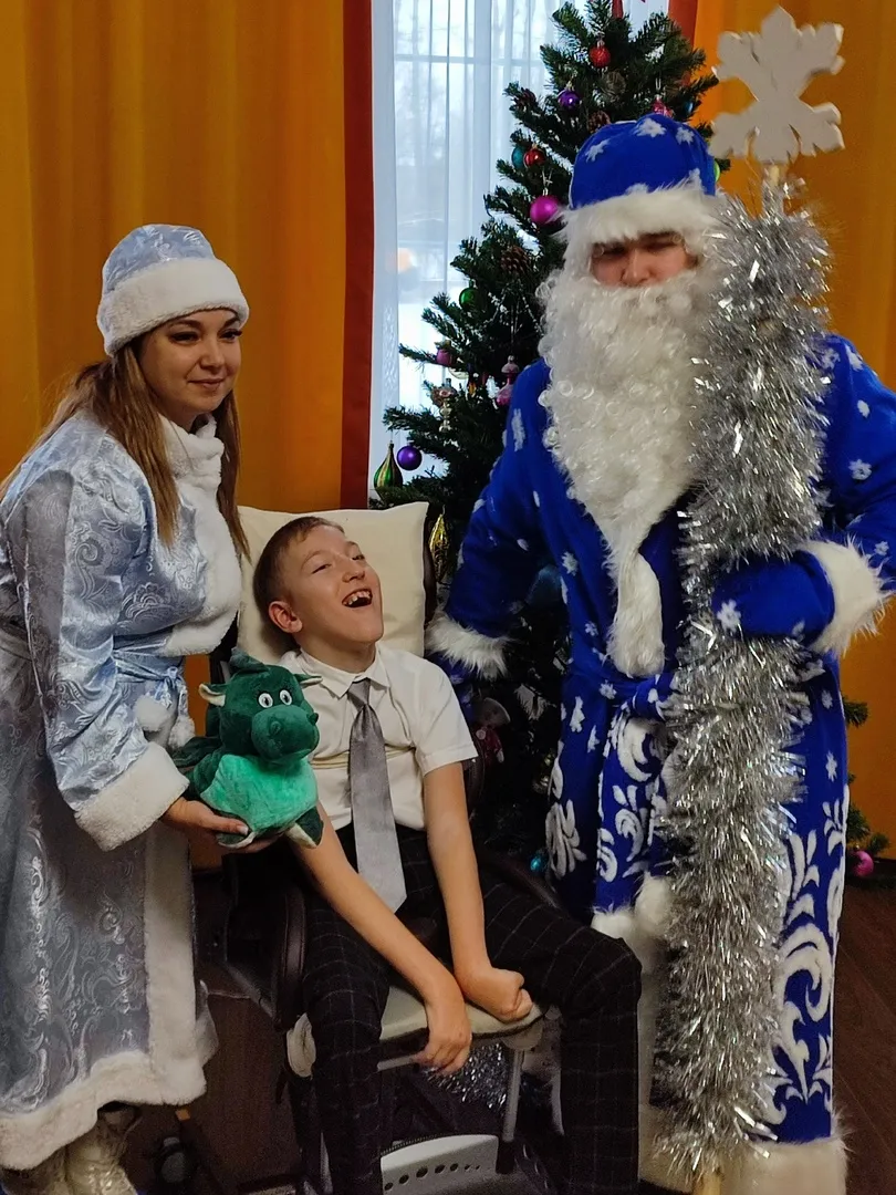 Особенных детей поздравили с Наступающим Новым годом.