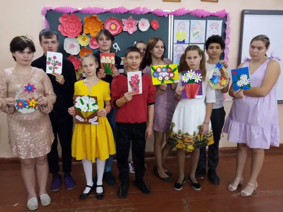 Мастер- класс по изготовлению поздравительных открыток и поделок.